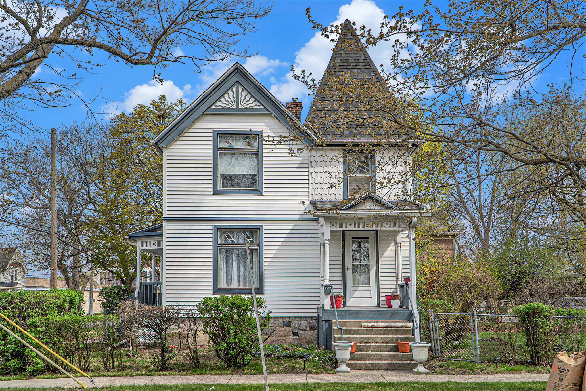 218 Woodward Street
